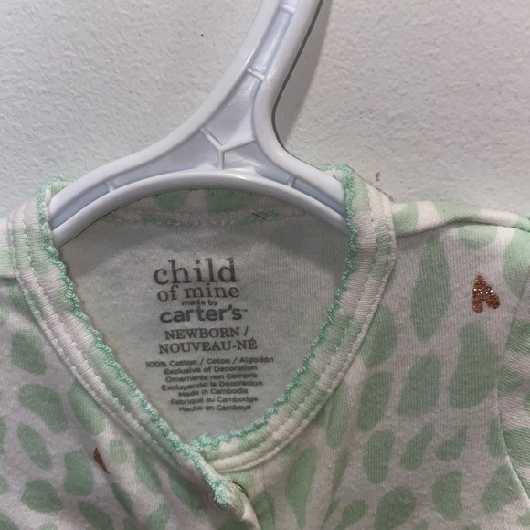 3/$15 Carter’s Green and White Cheetah Print with Hearts Baby Onesie - Picture 2 of 4